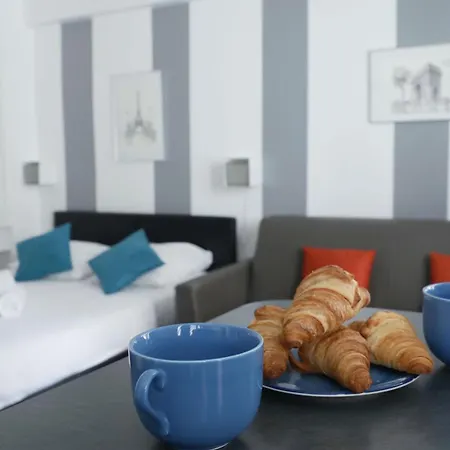 Arc De Triomphe & Trocadero Square - Cityapartmentstay 公寓