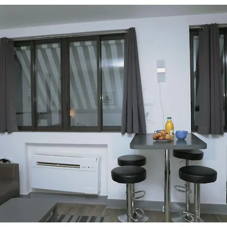 Arc De Triomphe & Trocadero Square - Cityapartmentstay *