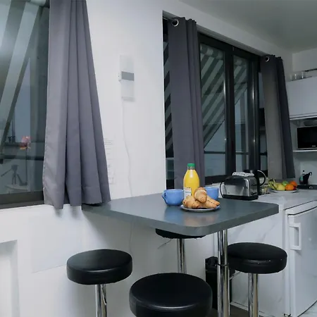 Arc De Triomphe & Trocadero Square - Cityapartmentstay 公寓