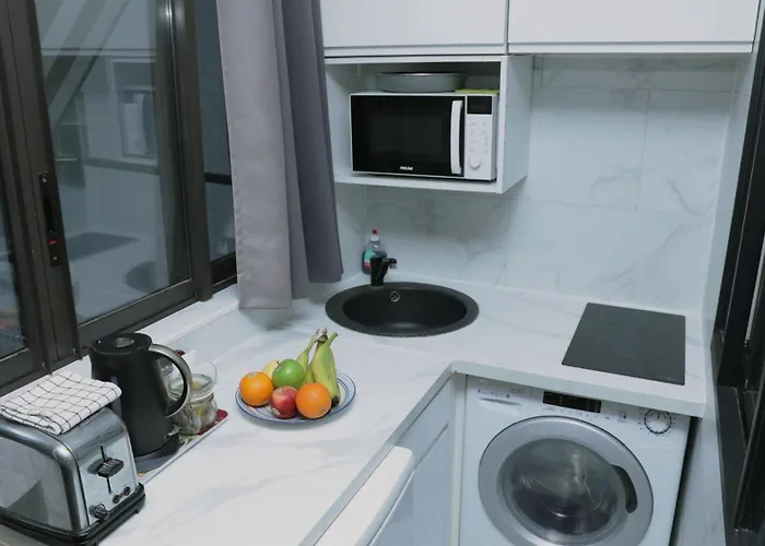 Arc De Triomphe & Trocadero Square - Cityapartmentstay