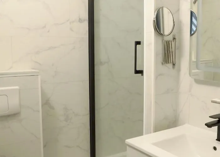 Arc De Triomphe & Trocadero Square - Cityapartmentstay * باريس