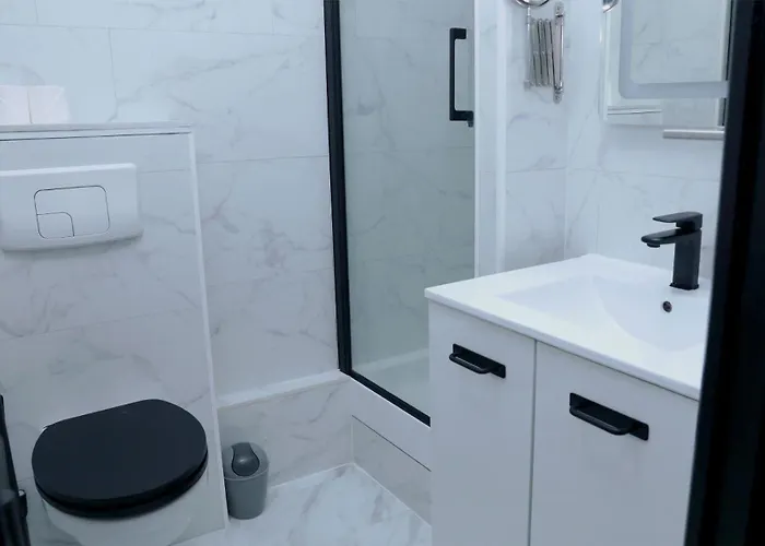 Arc De Triomphe & Trocadero Square - Cityapartmentstay شقة باريس