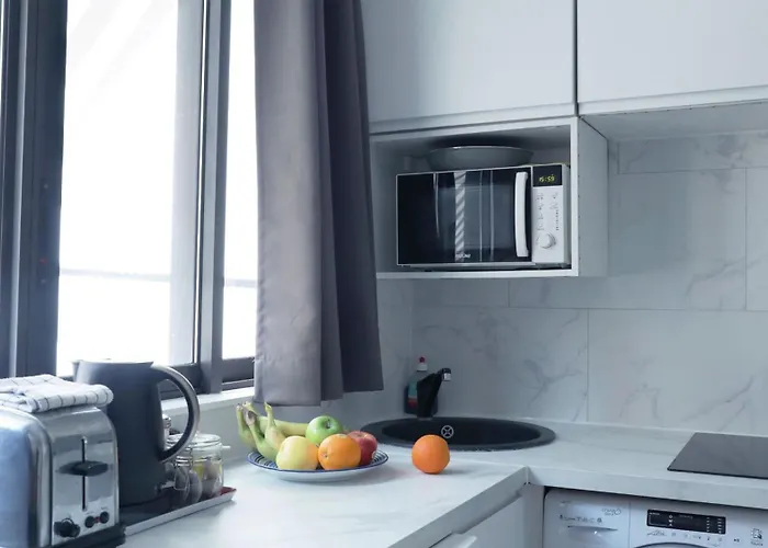 Arc De Triomphe & Trocadero Square - Cityapartmentstay شقة باريس