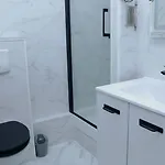 Arc De Triomphe & Trocadero Square - Cityapartmentstay דירה פריז